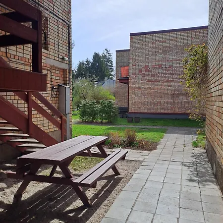 Apartment Cozy - 100m Beach, Ac, Workstation, Balcony, Backyard, Yoga Mat *