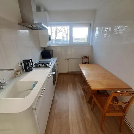 Apartment Cozy - 100m Beach, Ac, Workstation, Balcony, Backyard, Yoga Mat Jurmala