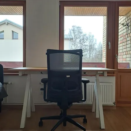 Apartment Cozy - 100m Beach, Ac, Workstation, Balcony, Backyard, Yoga Mat Jurmala