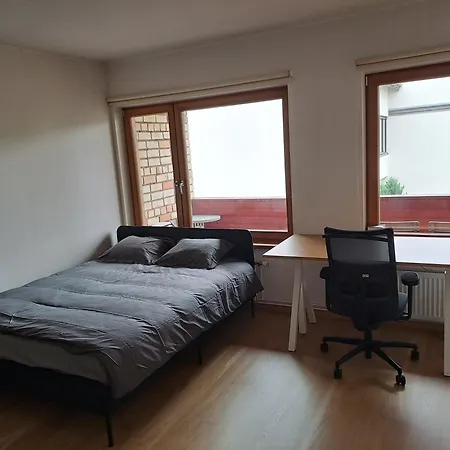 Apartment Cozy - 100m Beach, Ac, Workstation, Balcony, Backyard, Yoga Mat