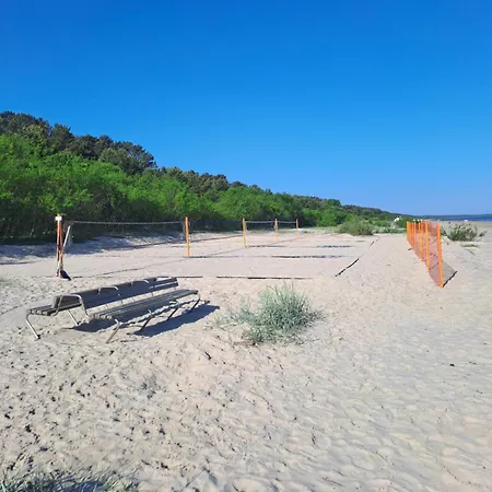 Cozy - 100m Beach, Ac, Workstation, Balcony, Backyard, Self Check-in, Yoga Mat شقة *